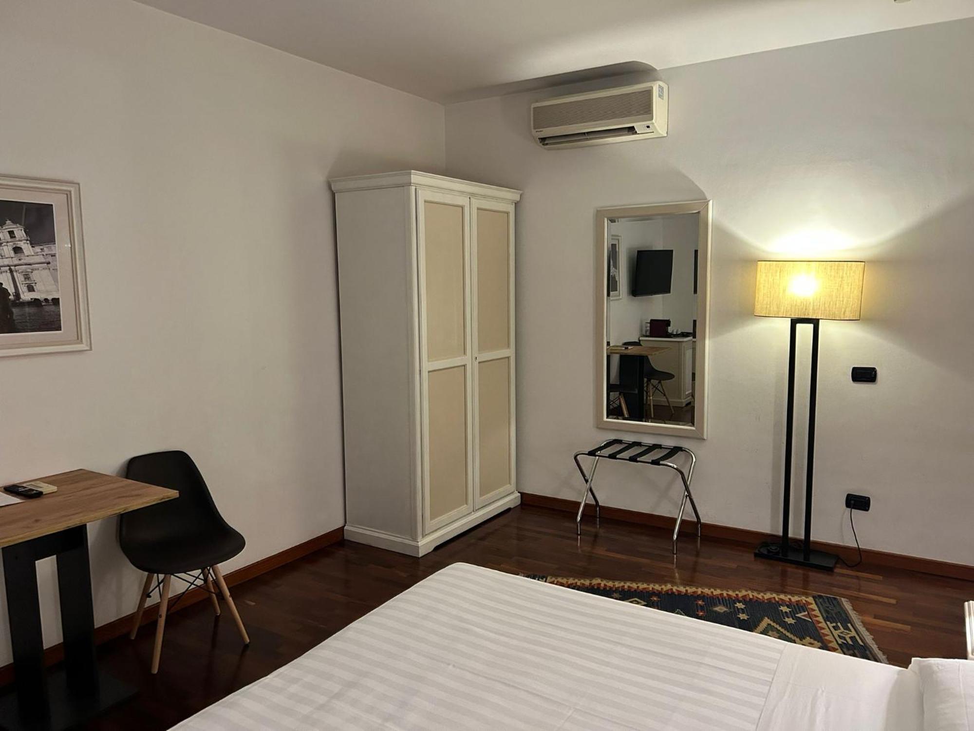 Inn Rome Rooms & Suites Exteriör bild